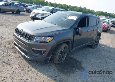 2018 Jeep Compass Altitude 4X4 from USA, damaged, VIN 3C4NJDBB0JT395844